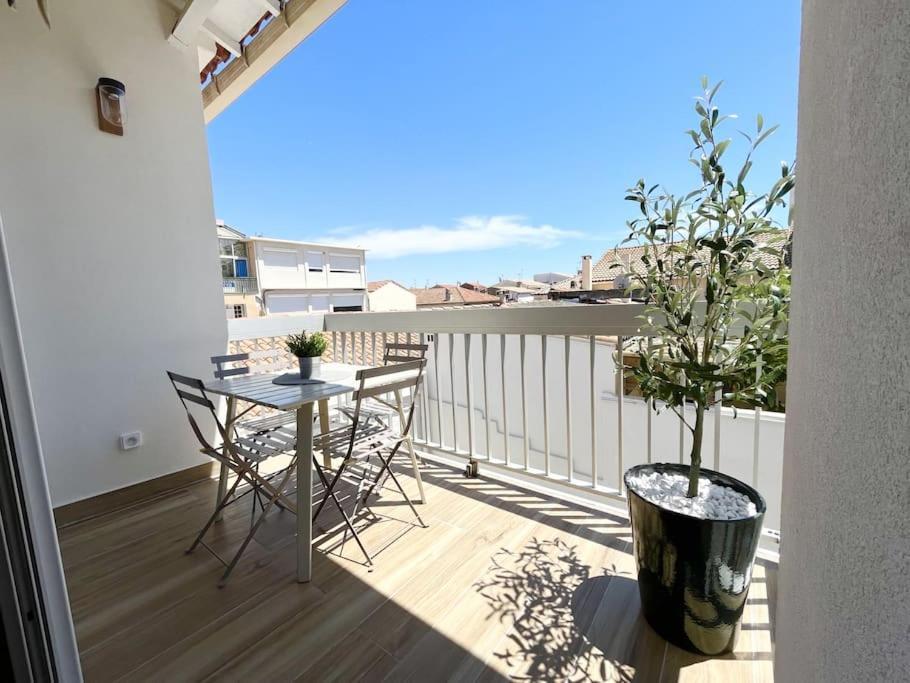Duplex Centre Ville - 50M De La Plage - Clim - Garage - Netflix Le Grau-du-Roi Exteriör bild