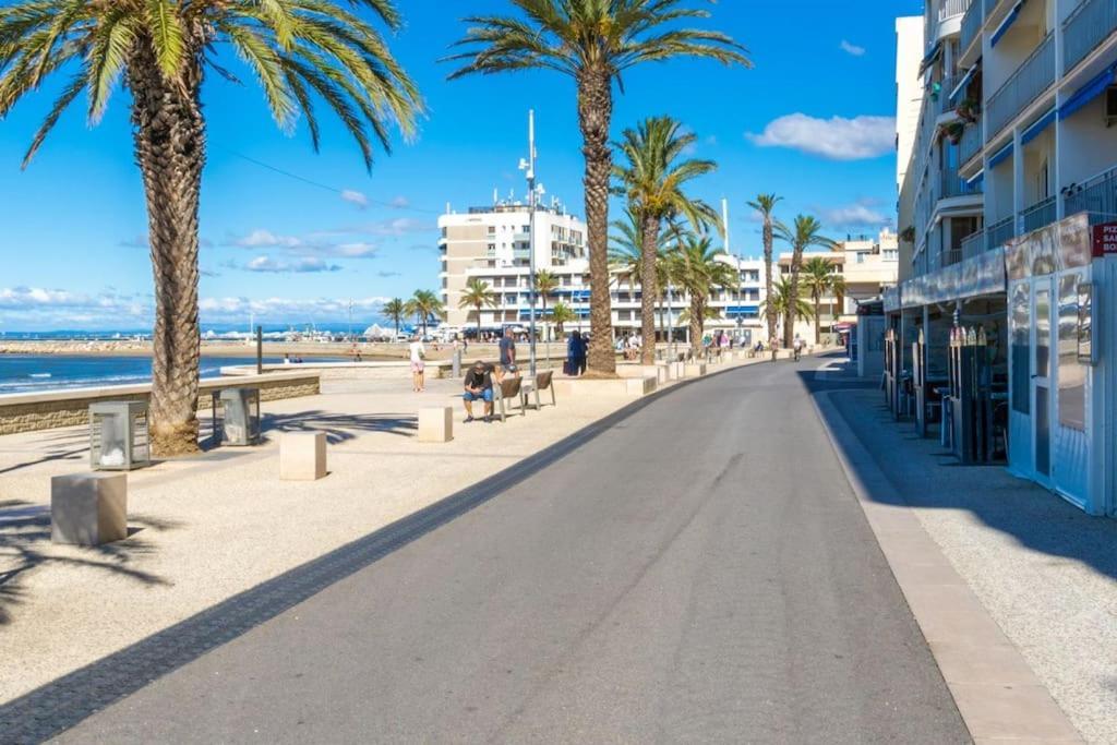 Duplex Centre Ville - 50M De La Plage - Clim - Garage - Netflix Le Grau-du-Roi Rum bild