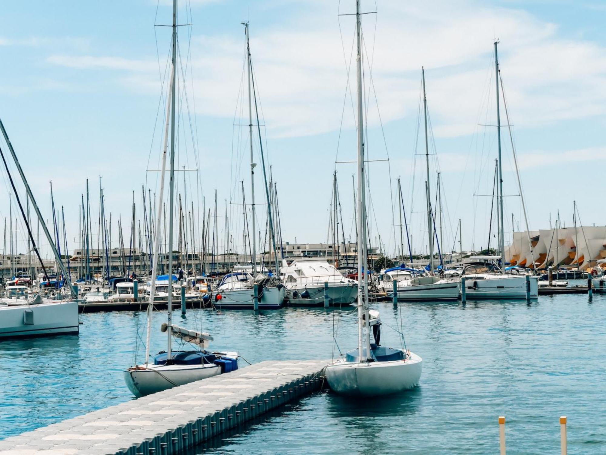 Duplex Centre Ville - 50M De La Plage - Clim - Garage - Netflix Le Grau-du-Roi Rum bild